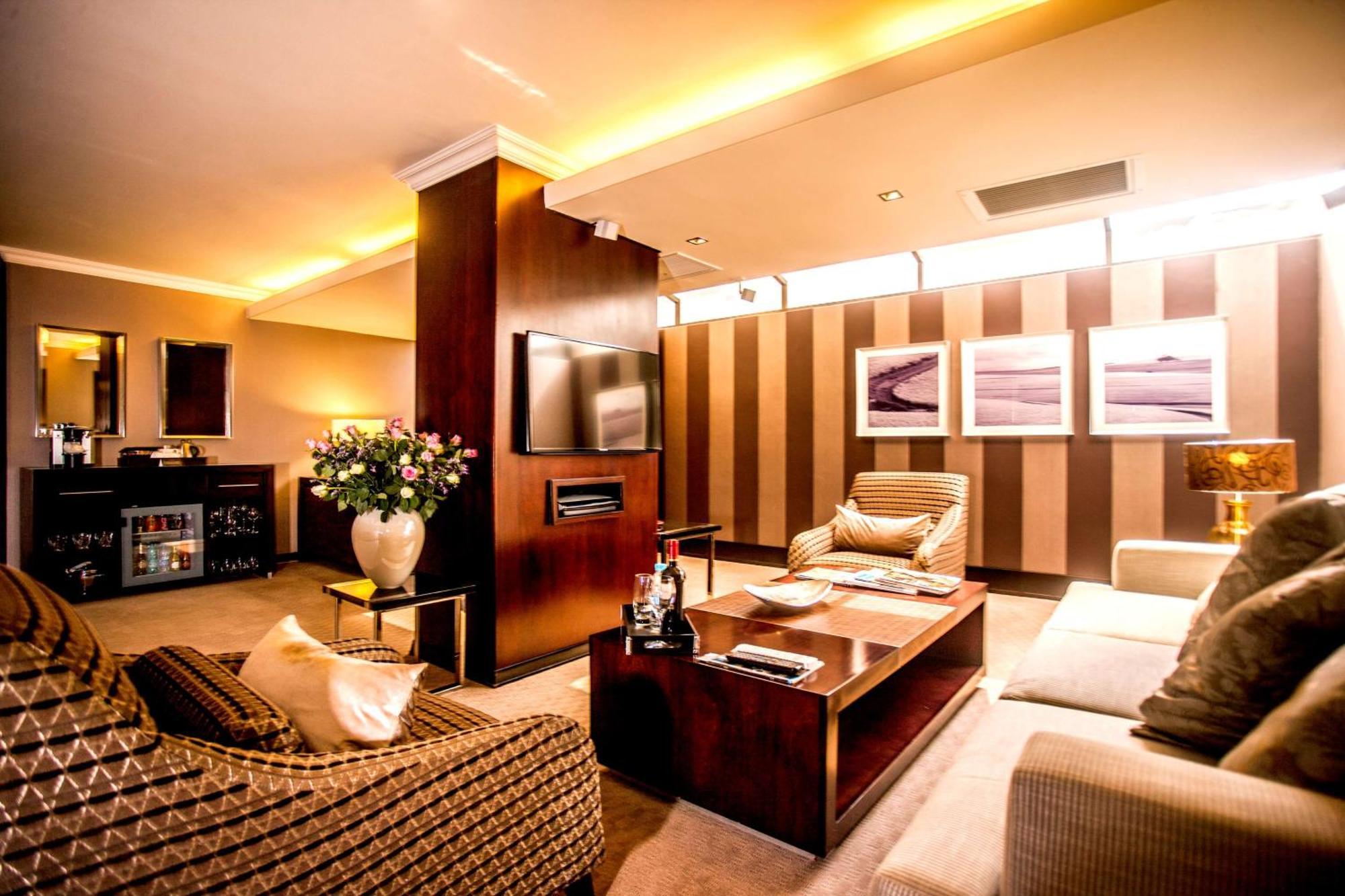 Southern Sun Pretoria Exterior foto
